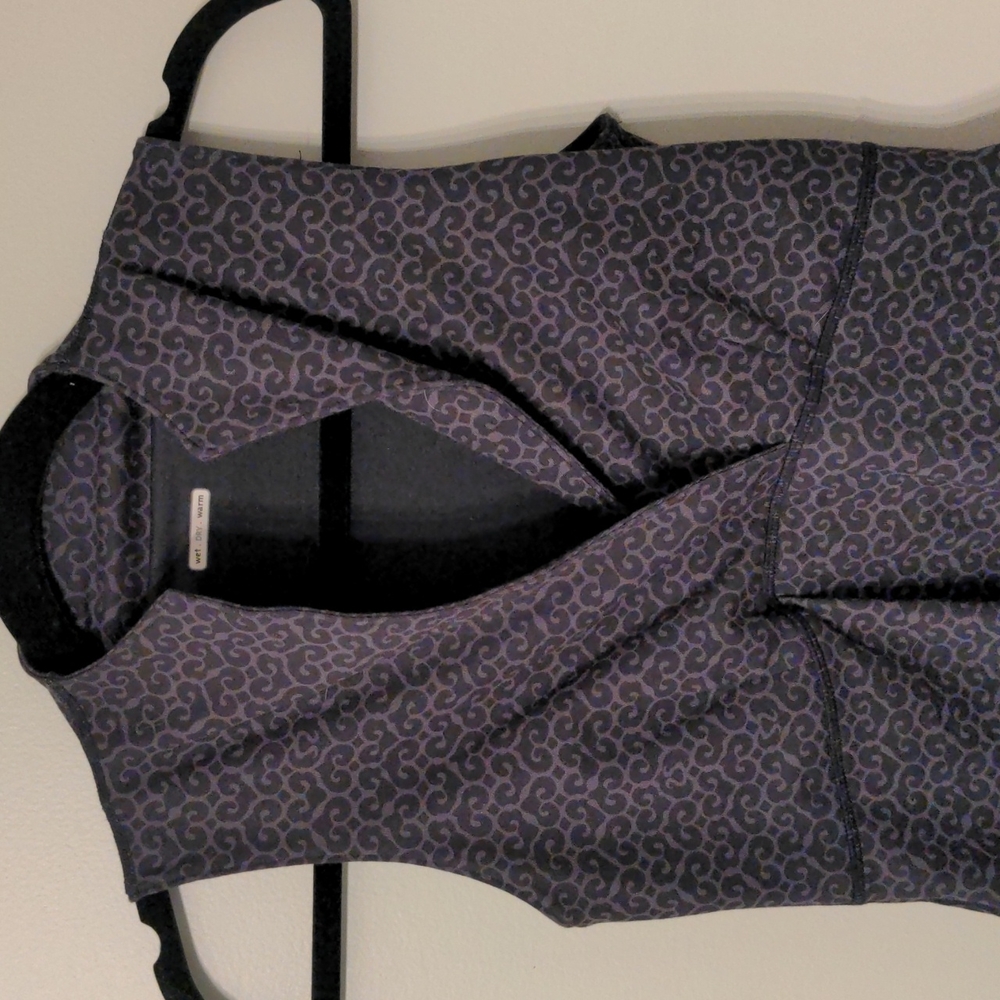 Lululemon Black and Gray Pattern Tank